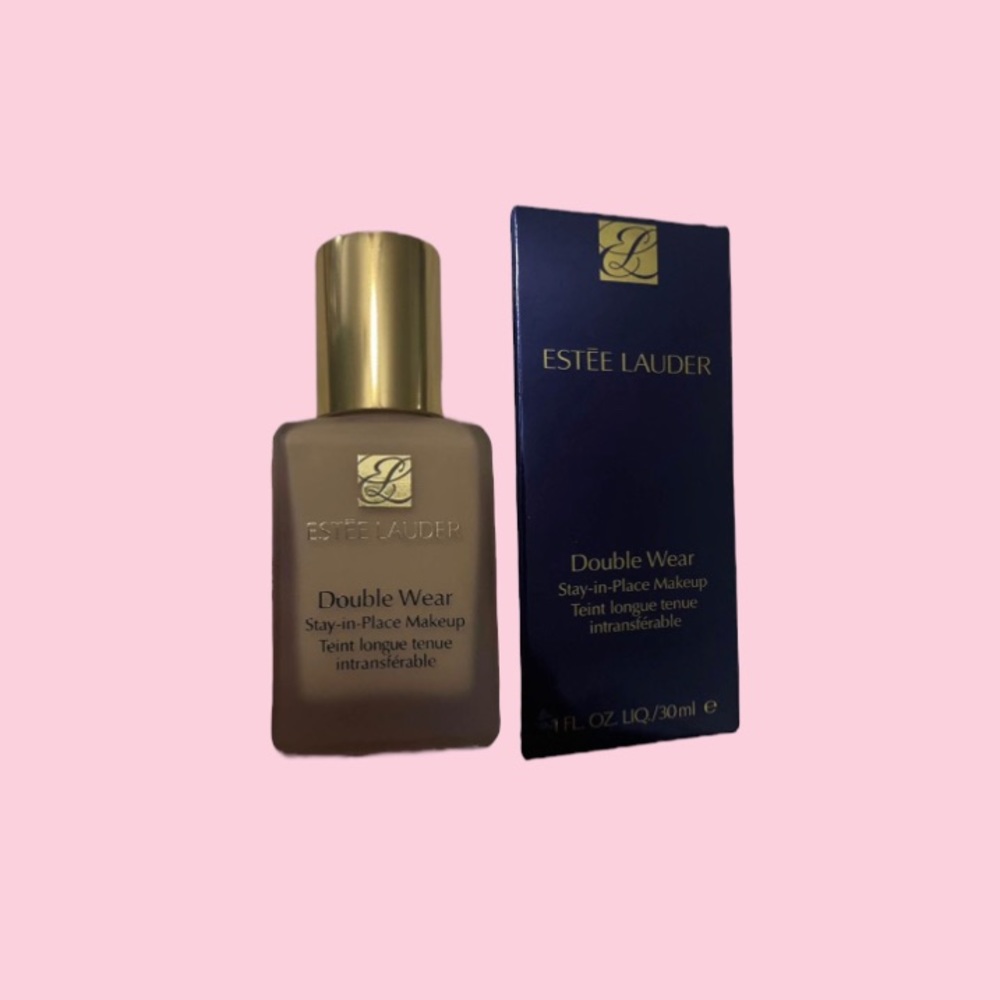Estee Lauder double wear stay in place make up